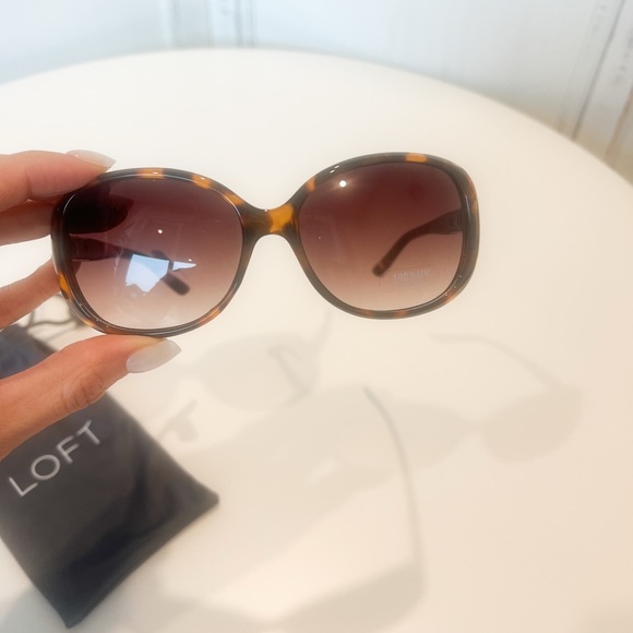 LOFT Brown Tortoise Sunglasses - Picture 2 of 6